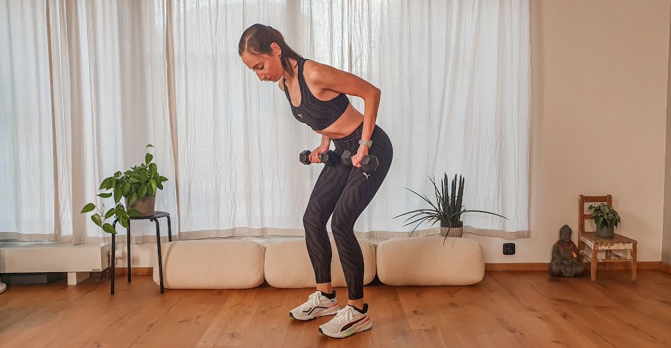 Cvik na záda: přítahy jednoruček za záda