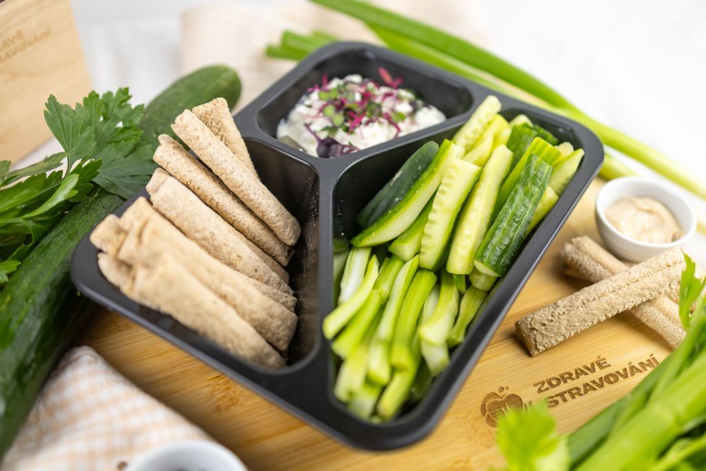 Bezlaktózový cottage s bylinkami