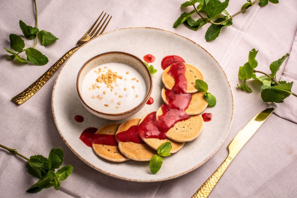 Kuřecí roláda se sýrem a fazolkami se zlatou rýží 