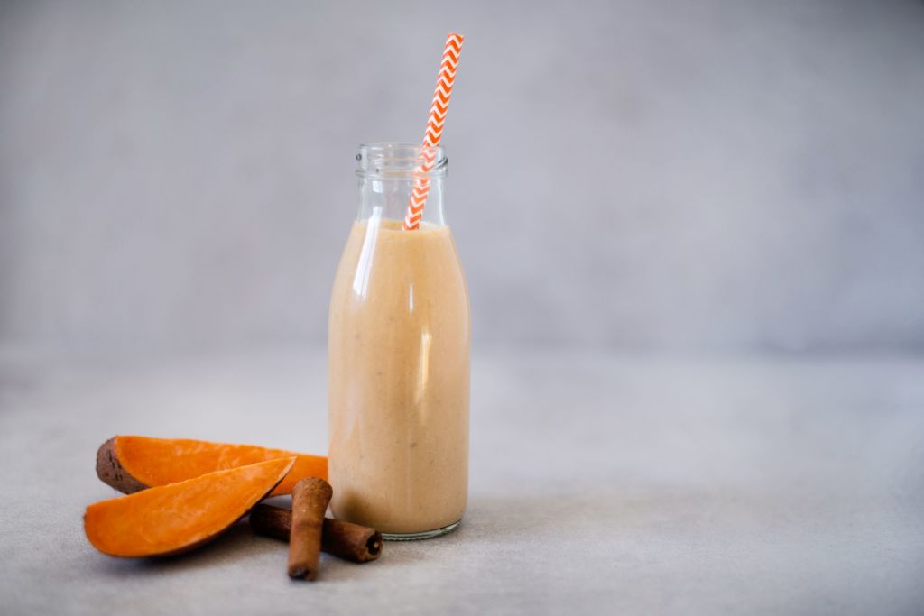 Batátové smoothie se skořicí 